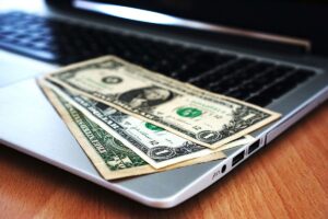 Make money online with ecommerce website in 2022